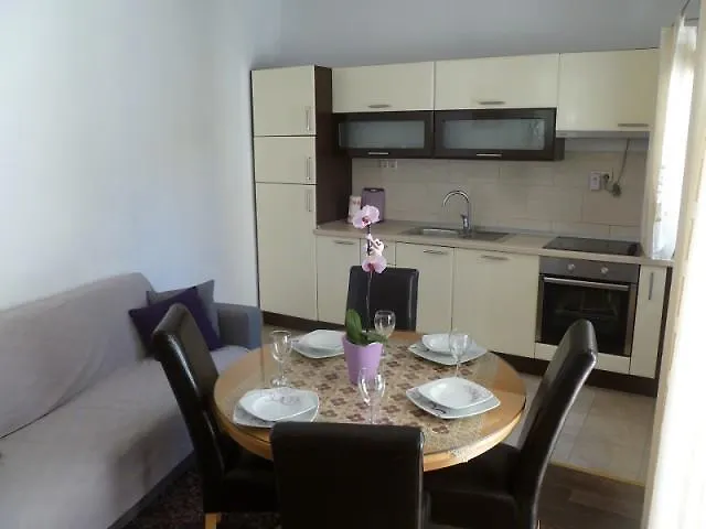 Apartments Sime トロギール