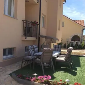 Lipovica Apartament Sukošan
