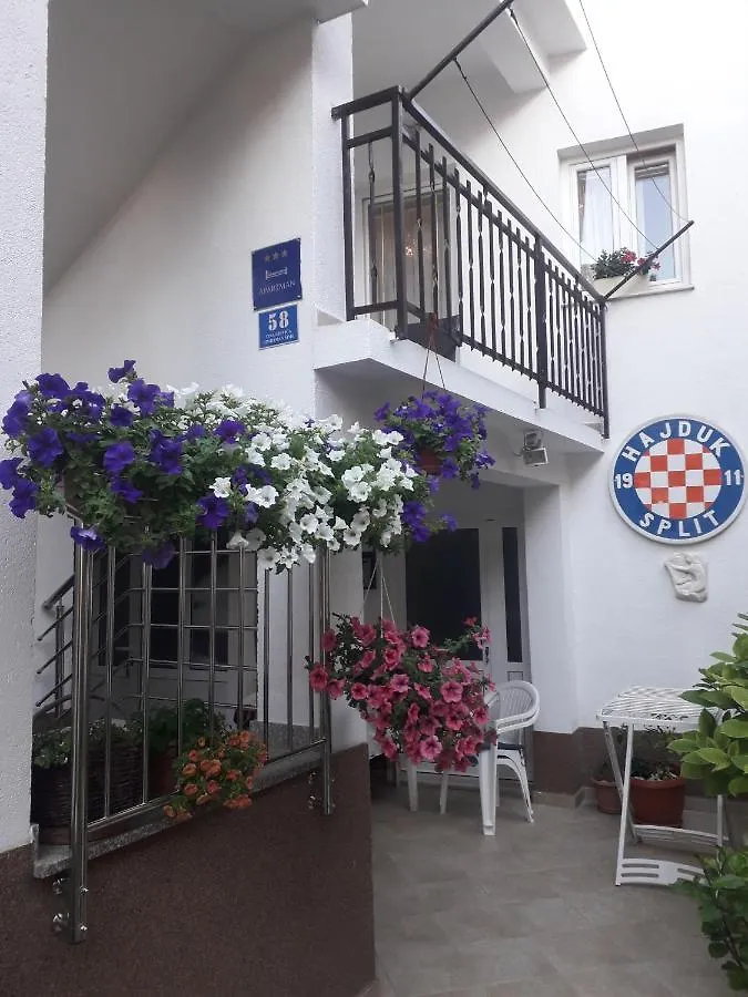 Apartments Sime Trogir
